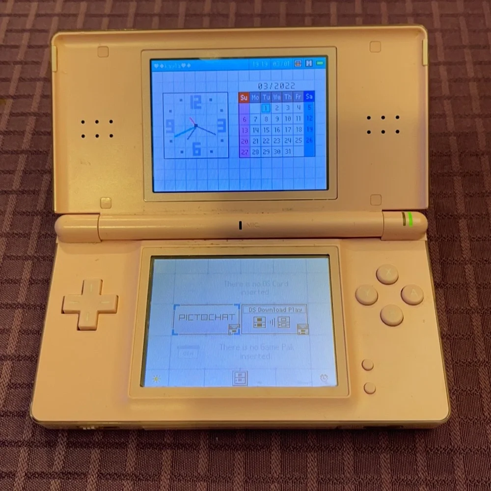 Nintendo DS lite bundle pink console pen wall charger car charger carrying case